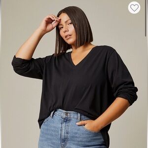 Hudson North

Organic Cotton Long-Sleeve V-Neck Top